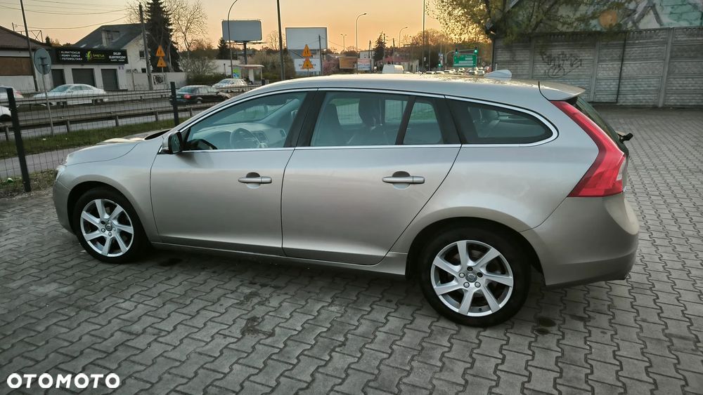 Volvo V60 D4 Drive-E Momentum - 2