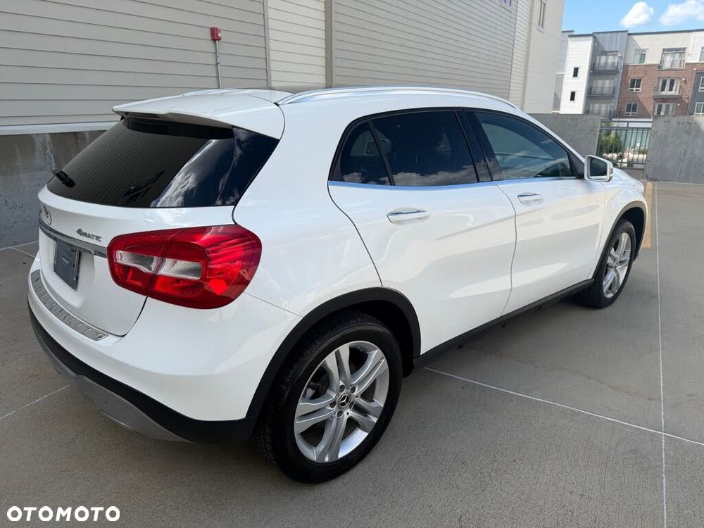 Mercedes-Benz GLA - 5