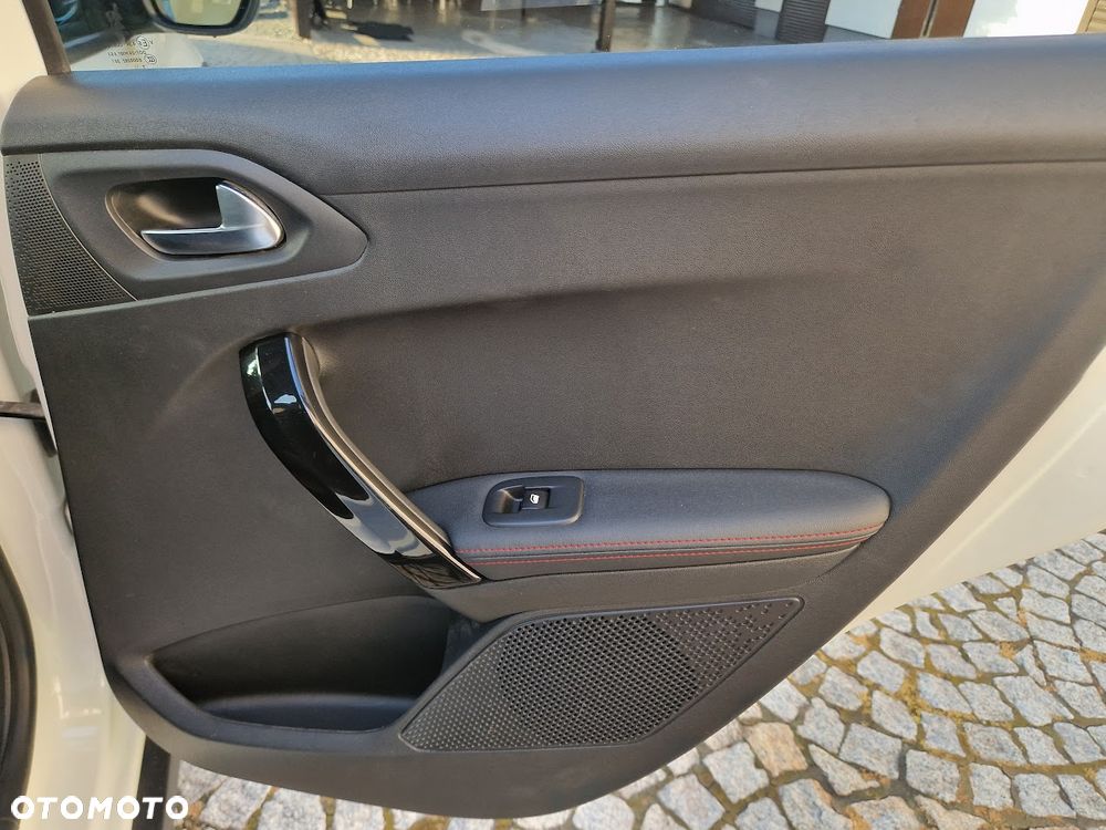 Peugeot 2008 PureTech 130 Stop&Start GT-Line Edition - 22