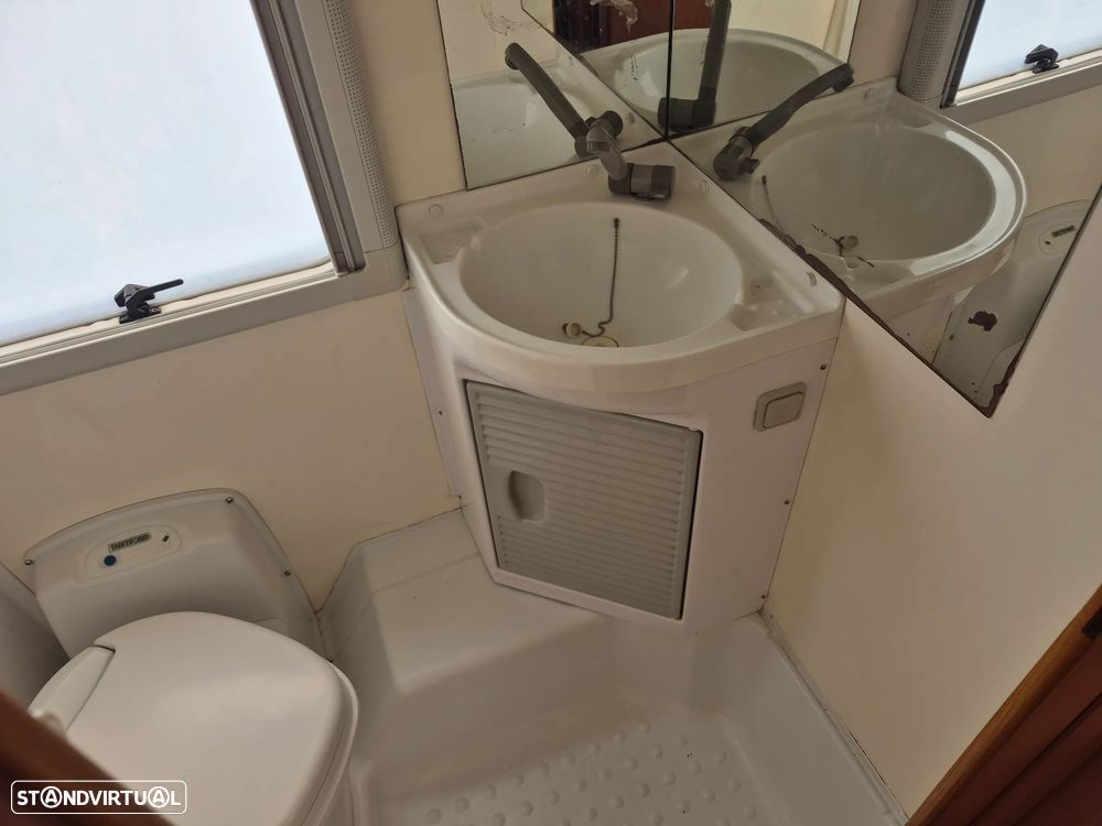 Sky Capuchine FIAT DUCATO 2.8 JTD  - SKY - 7 LUGARES - 6 DORMIDAS - 39