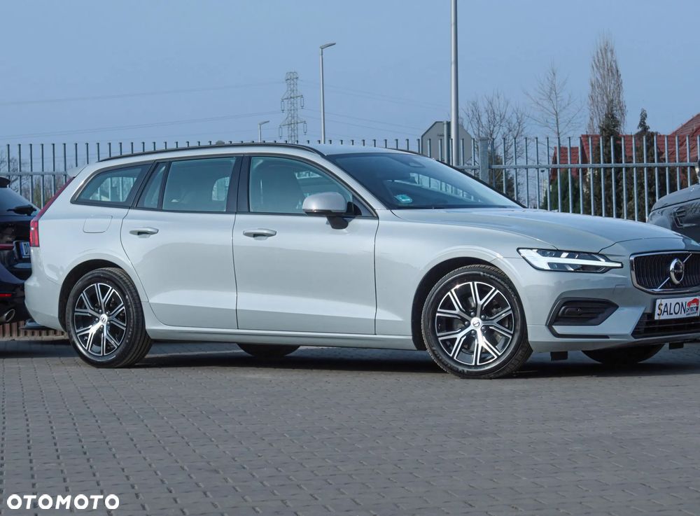 Volvo V60 B3 B DKG Momentum Pro - 3