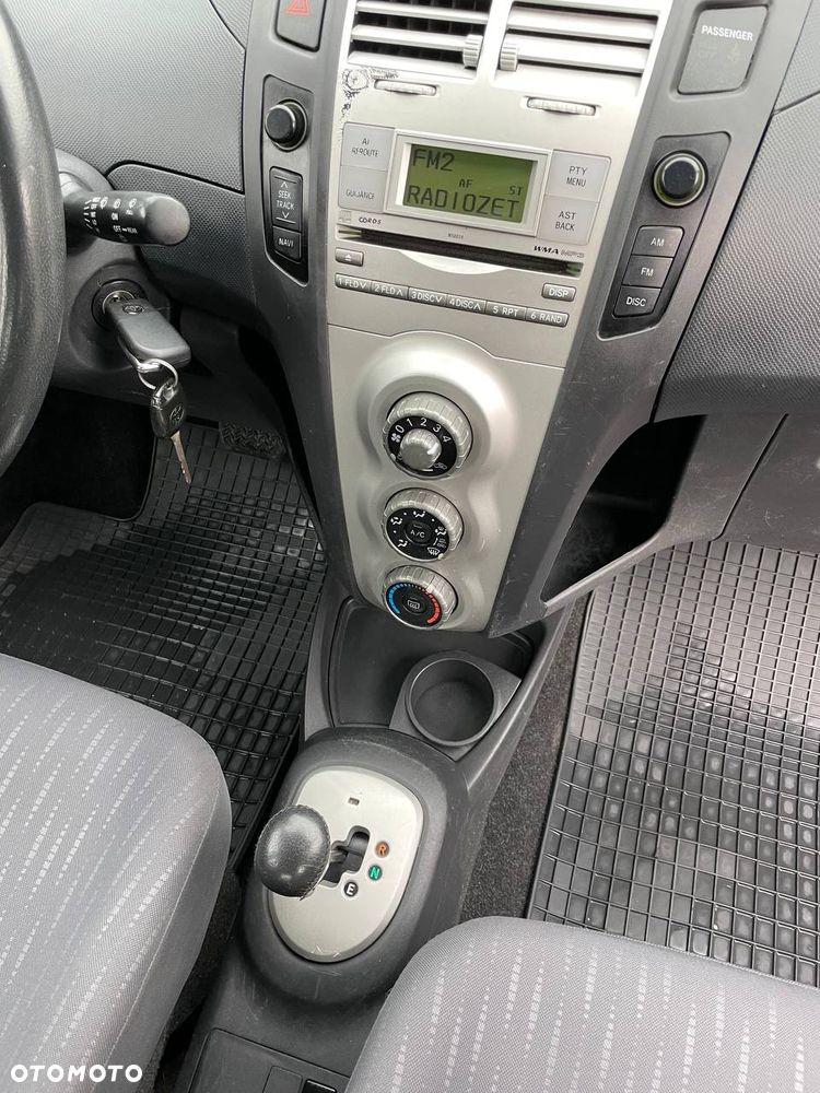 Toyota Yaris 1.3 Sol Premium MM - 13