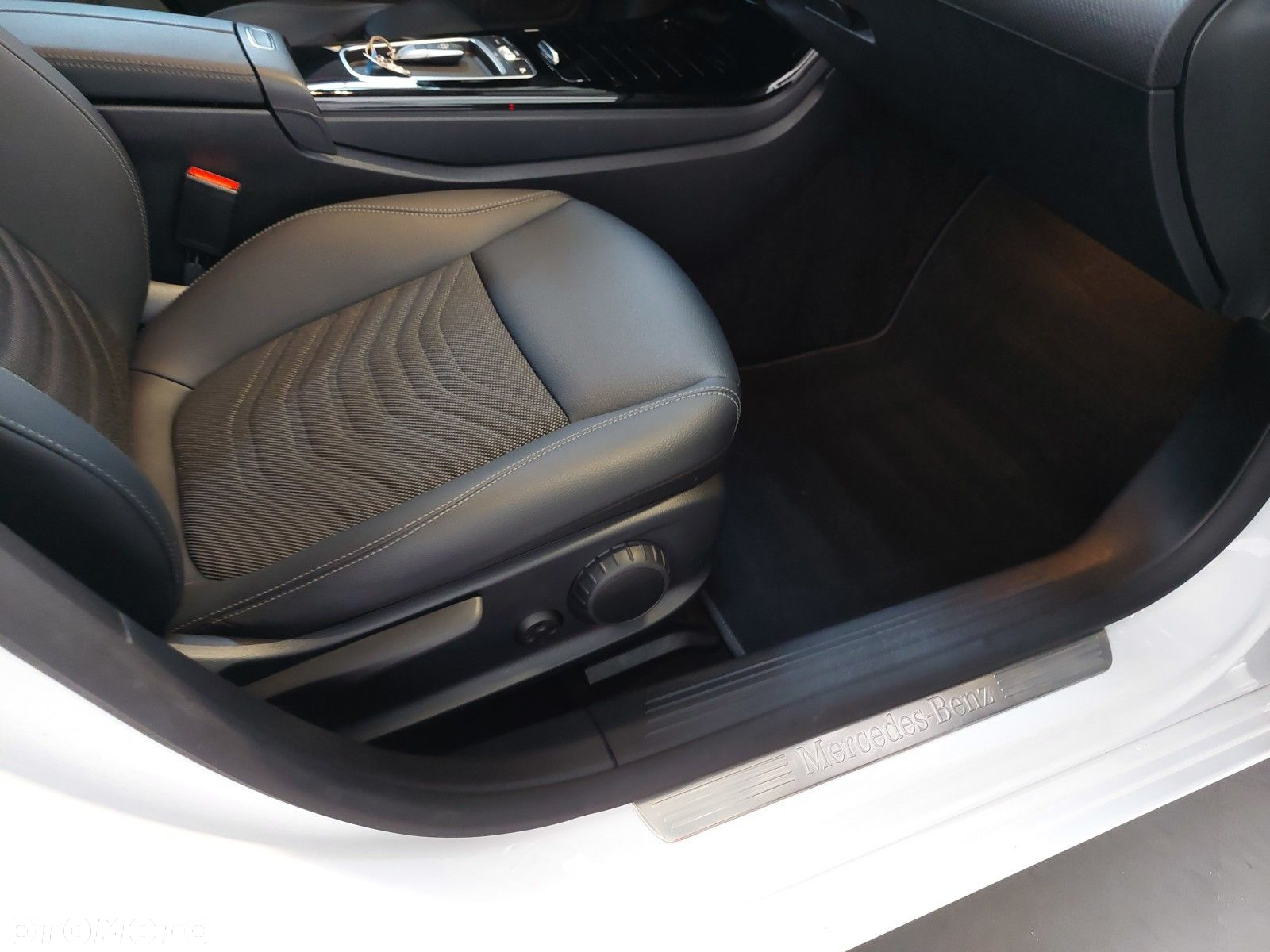 Mercedes-Benz Klasa A 200 Progressive 7G-DCT - 24