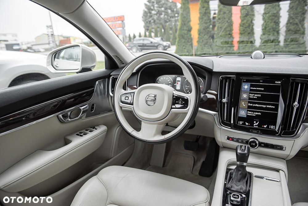 Volvo S90 D5 AWD Momentum - 29