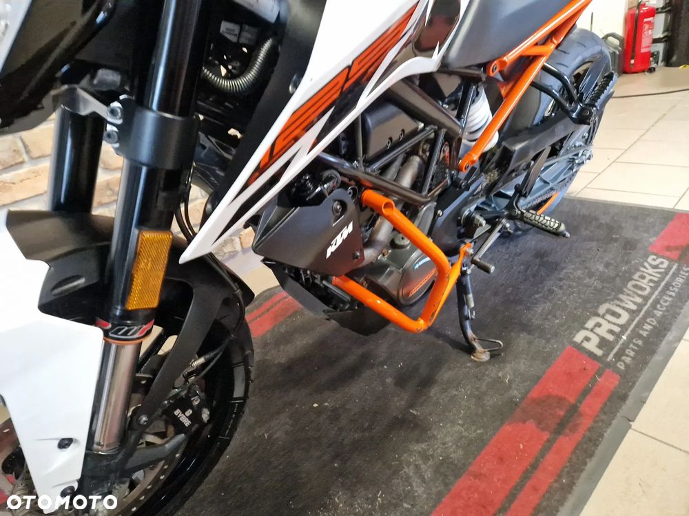 KTM Duke 125 - 21