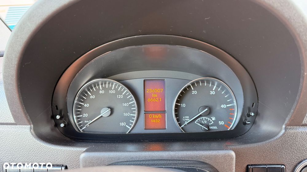 Mercedes-Benz Sprinter - 18