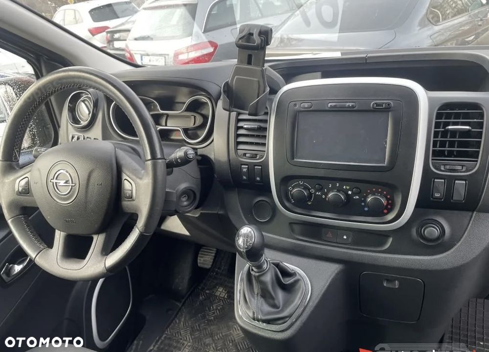 Opel Vivaro - 10