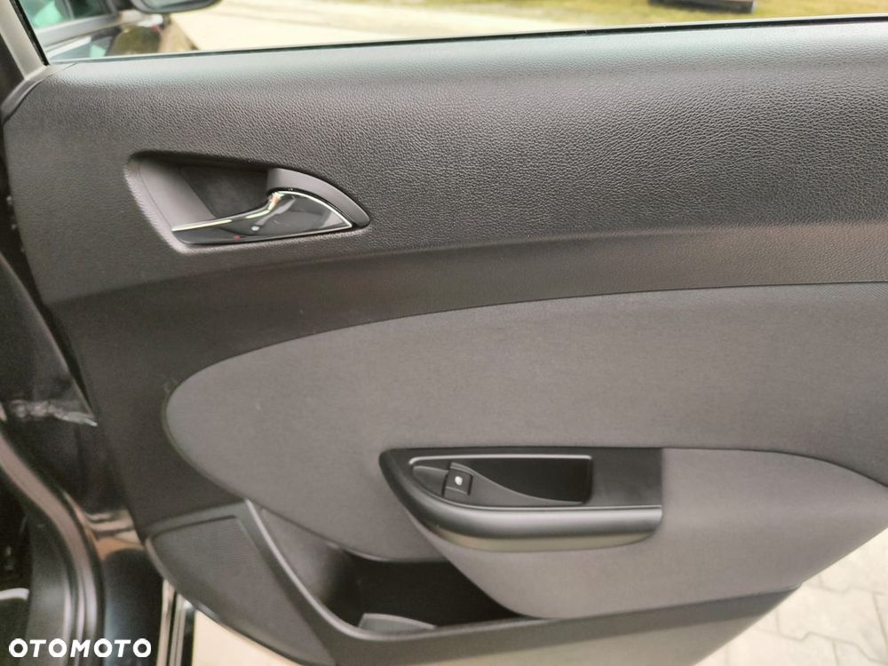 Opel Astra 1.6 CDTI Dynamic - 22