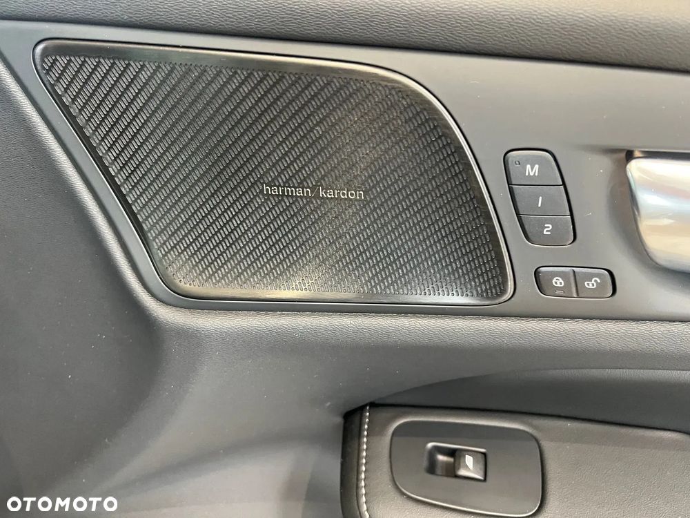 Volvo V60 B4 B DKG Ultimate Dark - 30