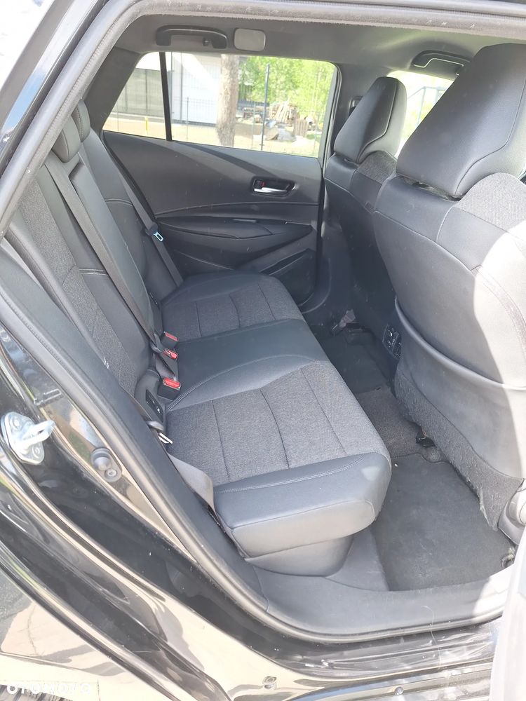 Toyota Corolla 2.0 Hybrid Comfort - 12
