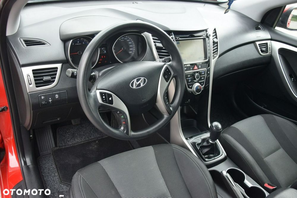 Hyundai i30 blue 1.4 Trend - 24