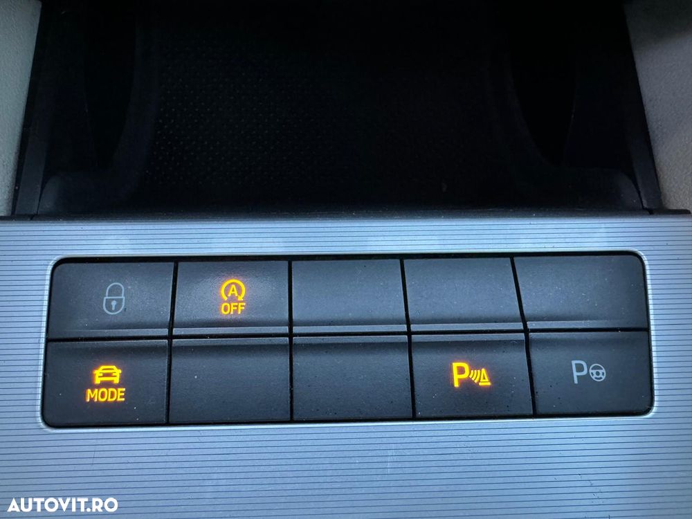 Skoda Octavia 1.6 TDI DSG Style - 26