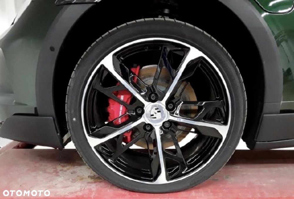 Porsche Taycan 4S - 11