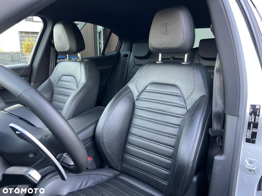 Alfa Romeo Stelvio 2.0 Turbo 16V AT8-Q4 Veloce - 19