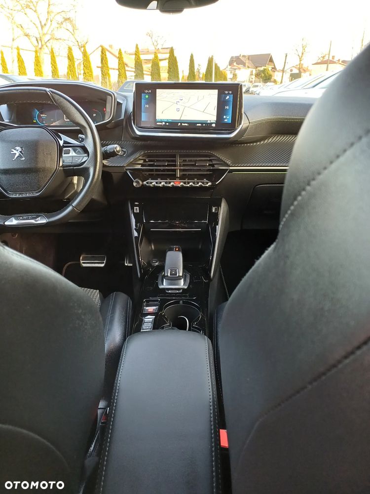 Peugeot 2008 PureTech 130 EAT8 GT Pack - 22