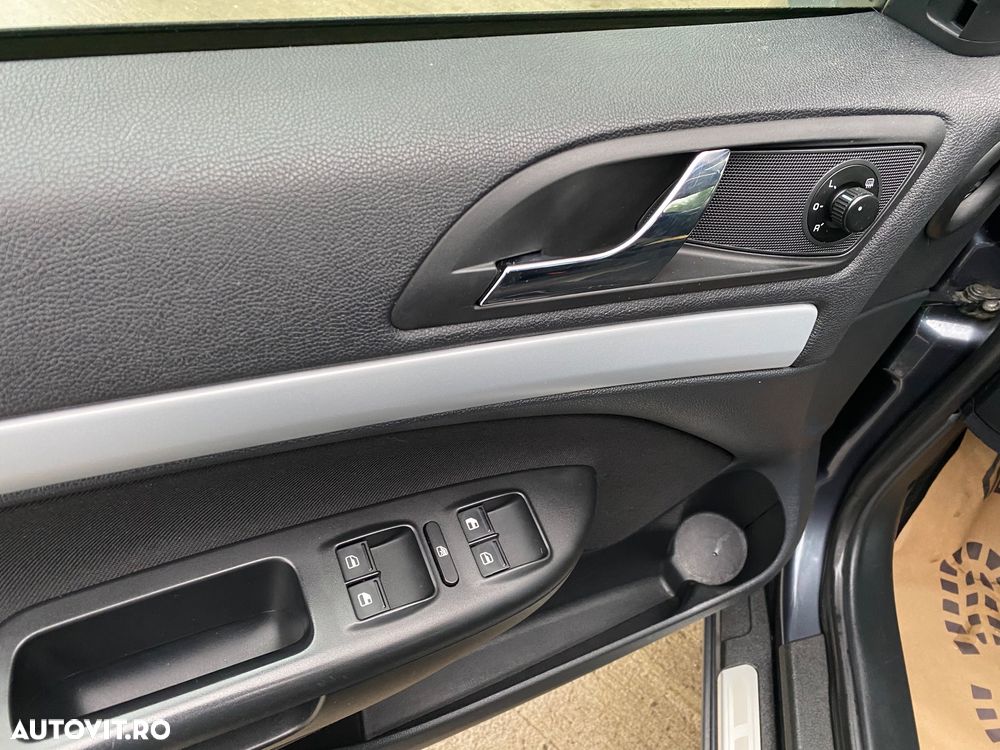 Skoda Octavia Combi 2.0 TDI DPF 4x4 DSG Scout - 18