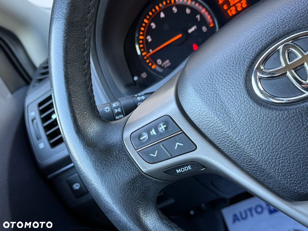 Toyota Avensis - 28