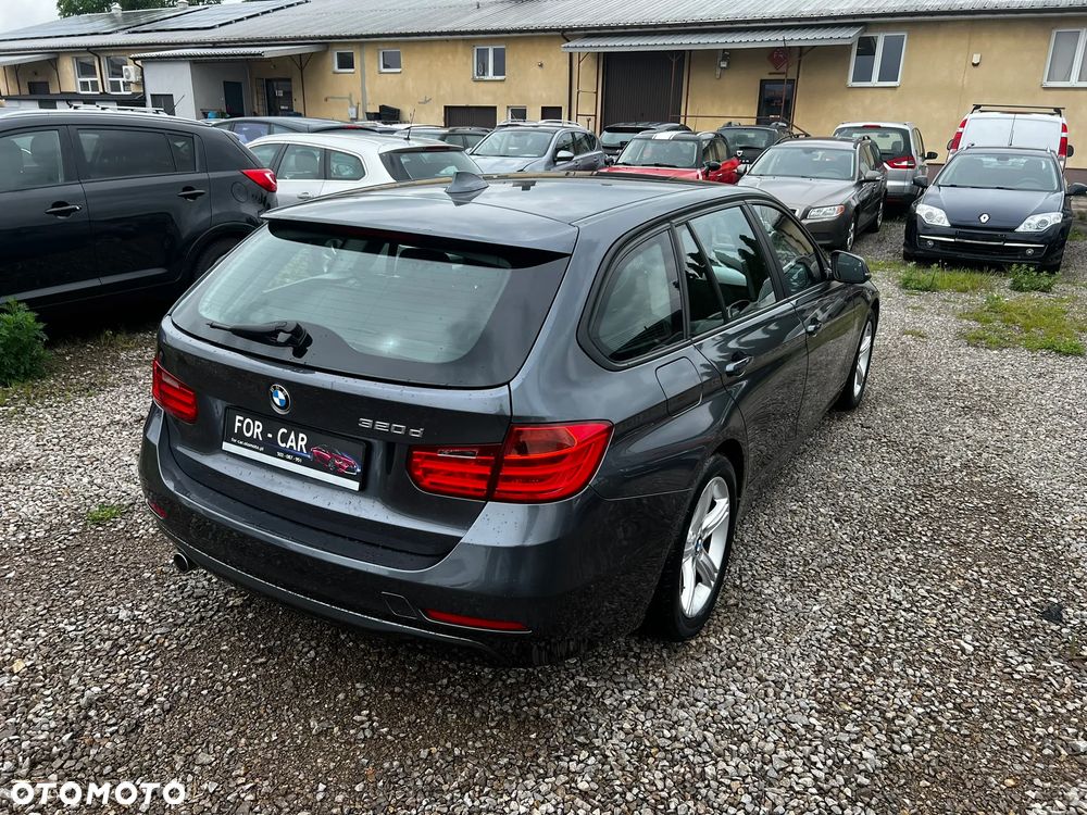 BMW Seria 3 320d Touring - 4