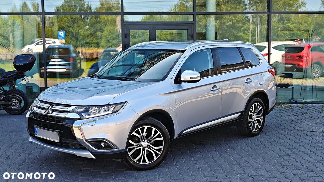 Mitsubishi Outlander - 1
