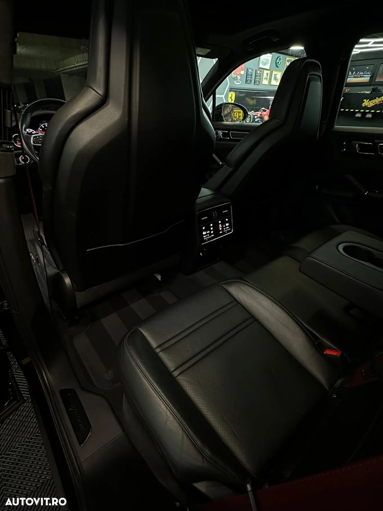 Porsche Cayenne S - 6