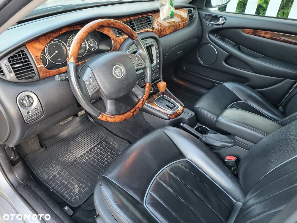 Jaguar X-Type 2.5 V6 4x4 Executive - 9