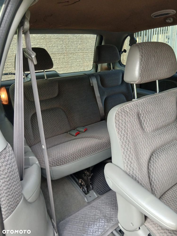 Dodge Grand Caravan - 21