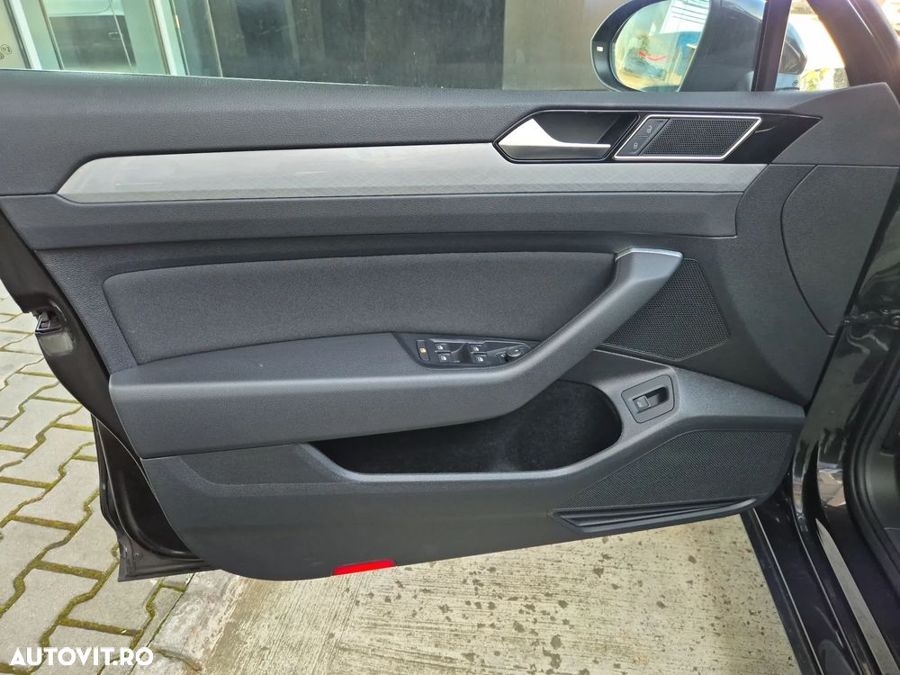 Volkswagen Passat 2.0 TDI DSG Advance - 10