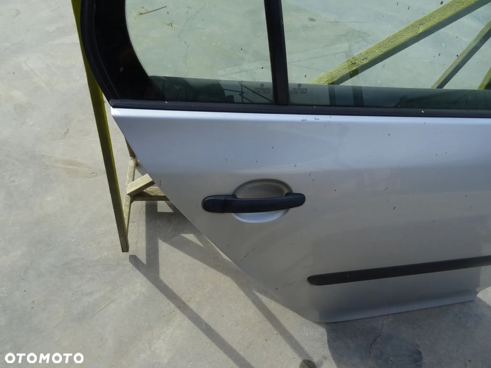 Drzwi  prawy tył VW GOLF V LCA7W  Hatchback Gołe - 4