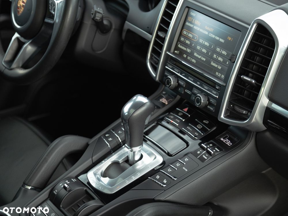 Porsche Cayenne Tiptronic S - 16