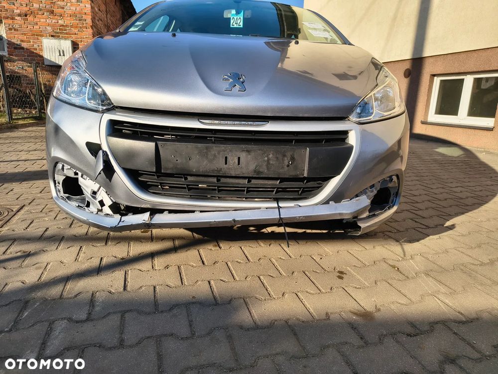 Peugeot 208 - 3