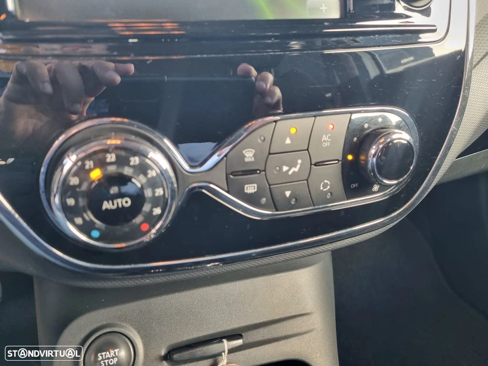 Renault Captur 1.2 TCe Exclusive EDC - 20