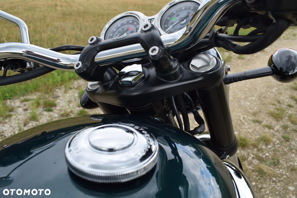 Triumph Bonneville - 26
