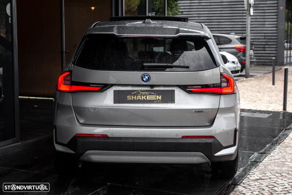 BMW iX1 xDrive30 - 8