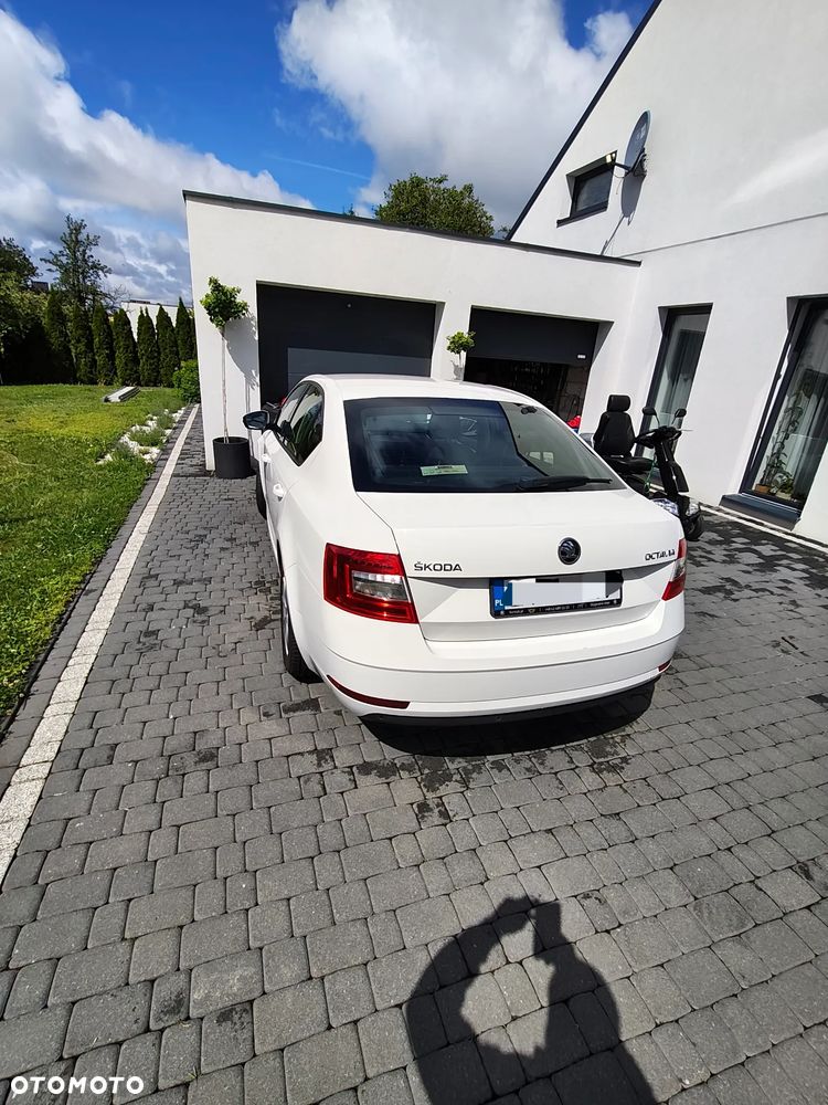 Skoda Octavia 2.0 TDI SCR Ambition DSG - 2