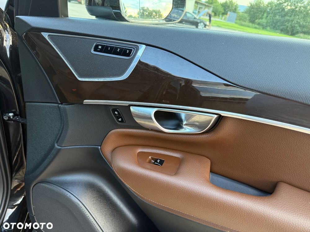 Volvo XC 90 - 24