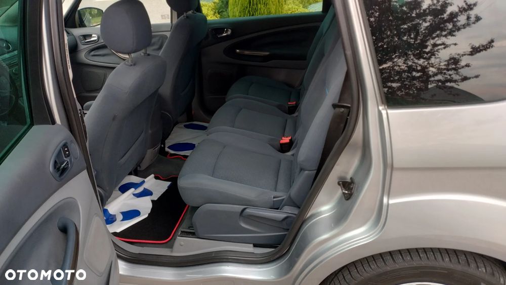 Ford S-Max - 9