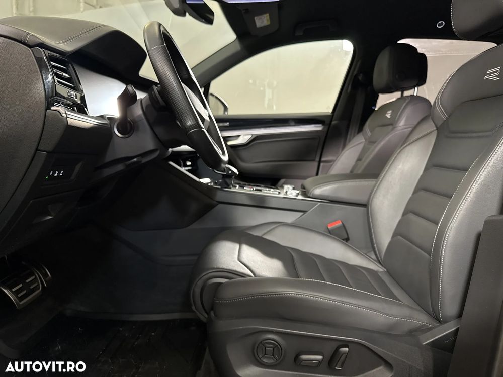 Volkswagen Touareg V6 TDI 4MOTION R-Line - 24