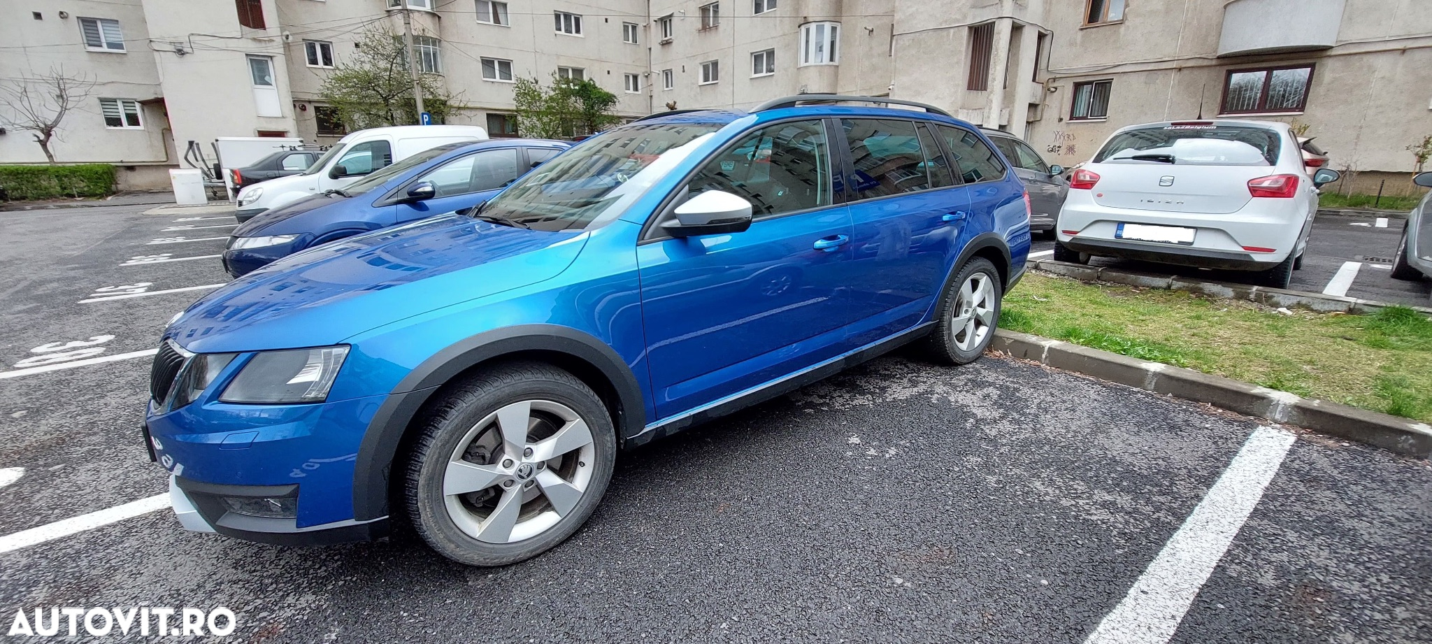 Skoda Octavia Combi Diesel 2.0 TDI 4X4 DSG Scout - 5