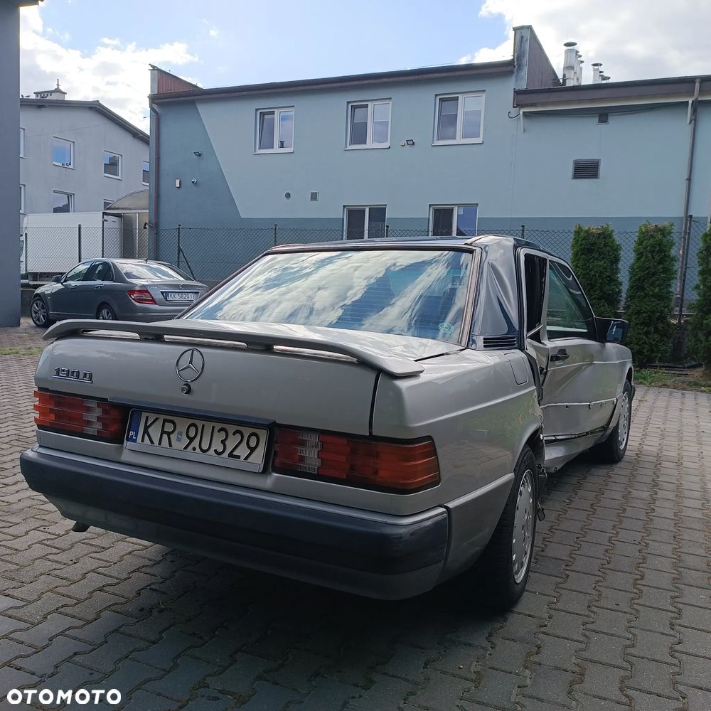 Mercedes-Benz W201 (190) - 2