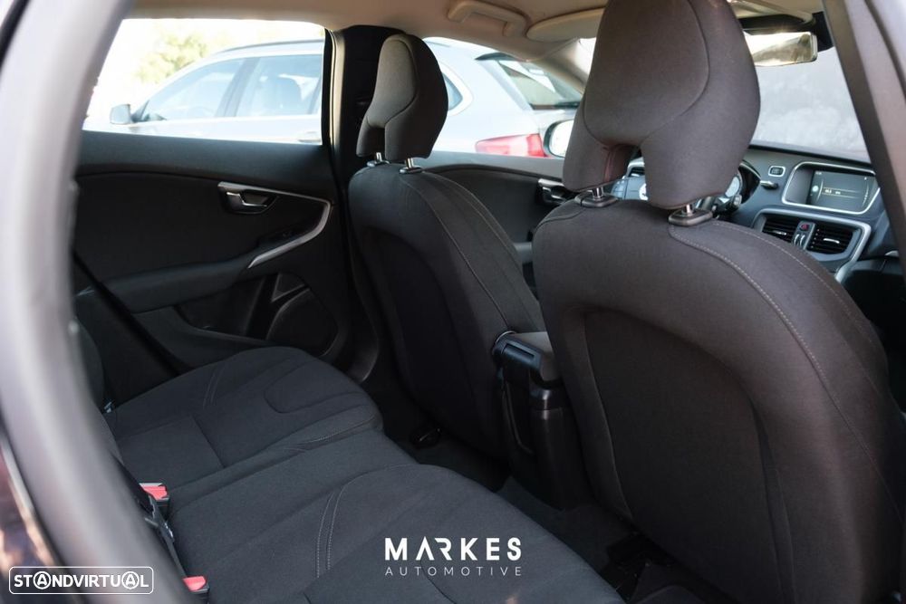 Volvo V40 1.6 D2 Momentum Eco - 22