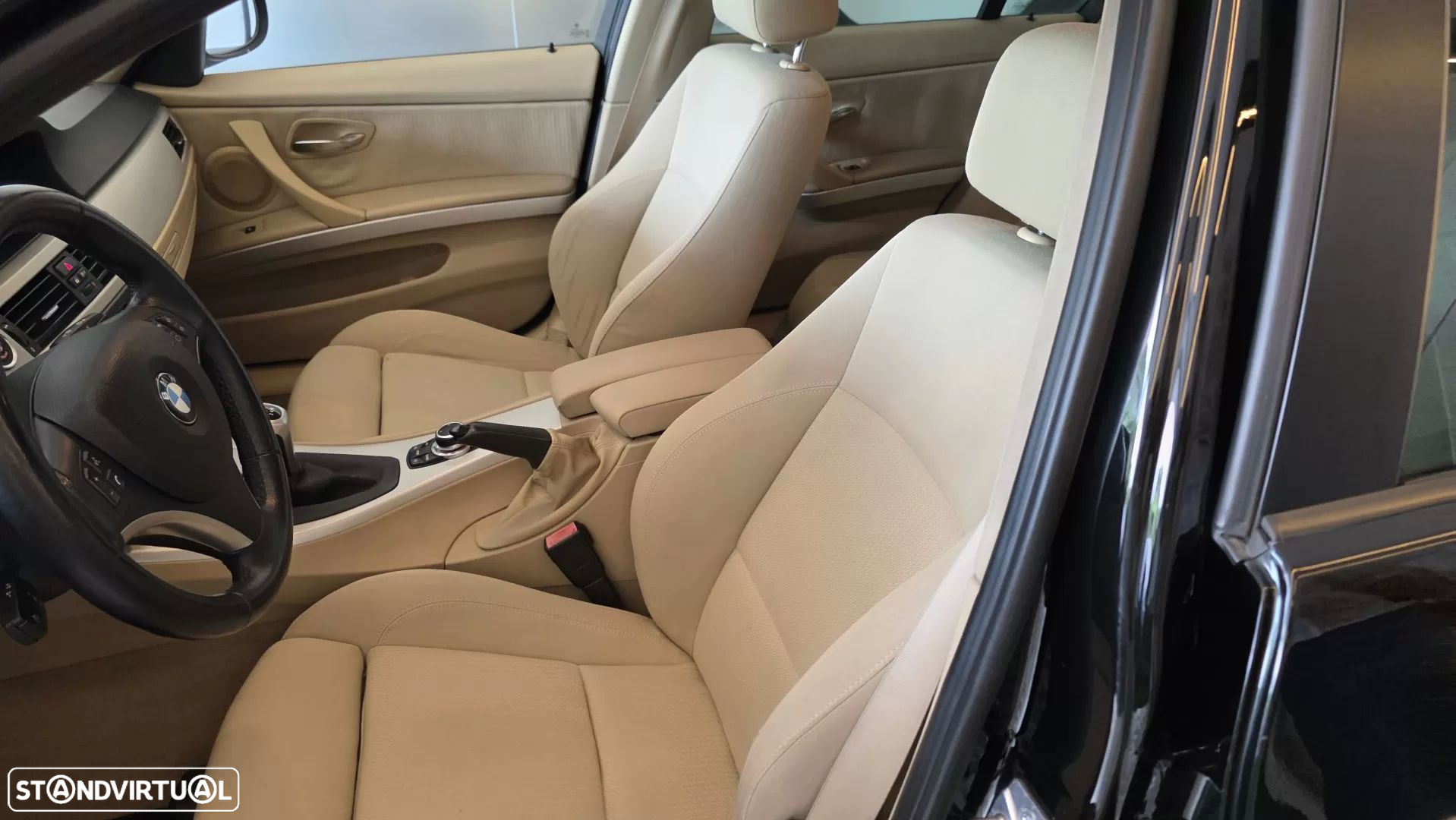 BMW 318 d Touring Navigation Sport - 32