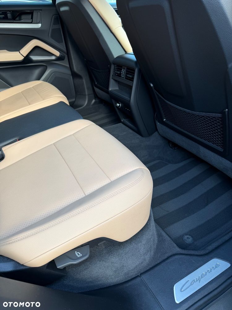 Porsche Cayenne Standard - 28