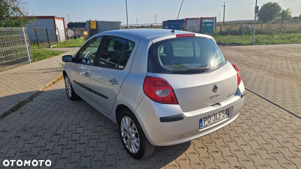 Renault Clio 1.5 dCi 85 FAP Dynamique - 4