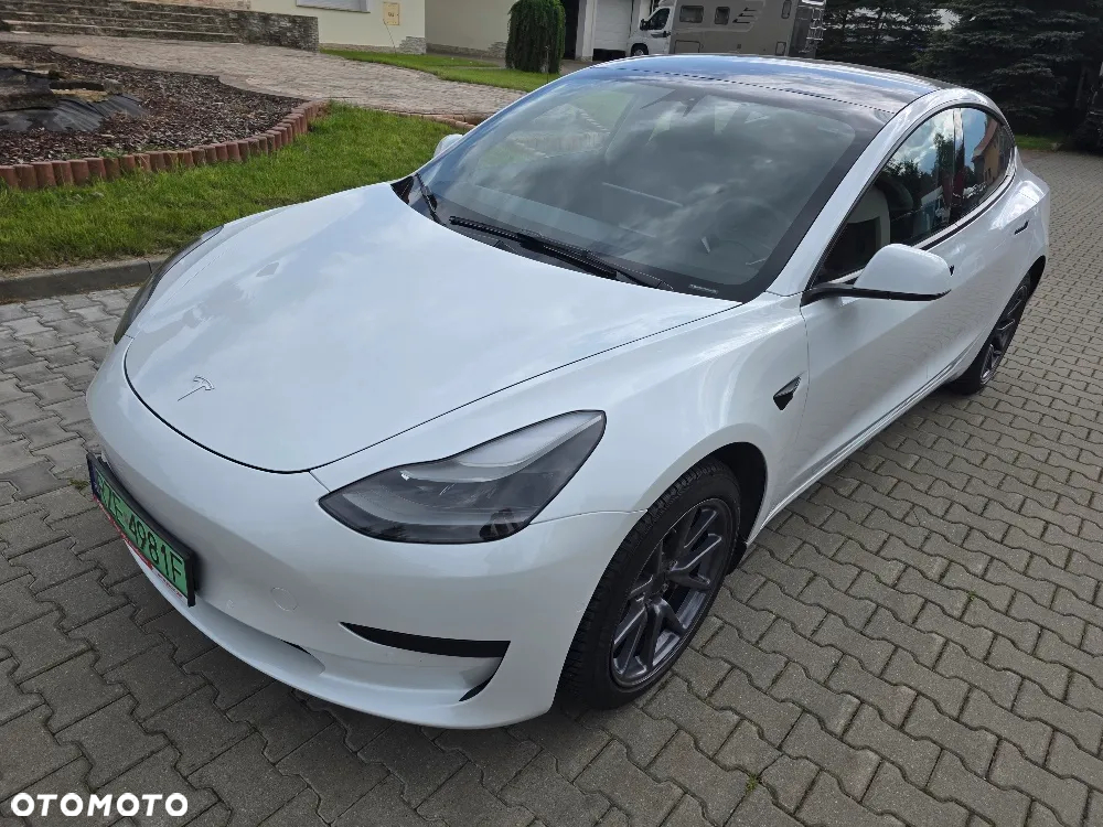 Tesla Model 3 - 16