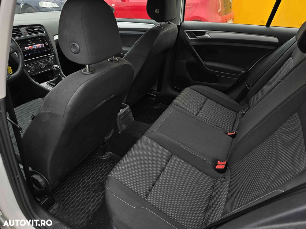 Volkswagen Golf - 13