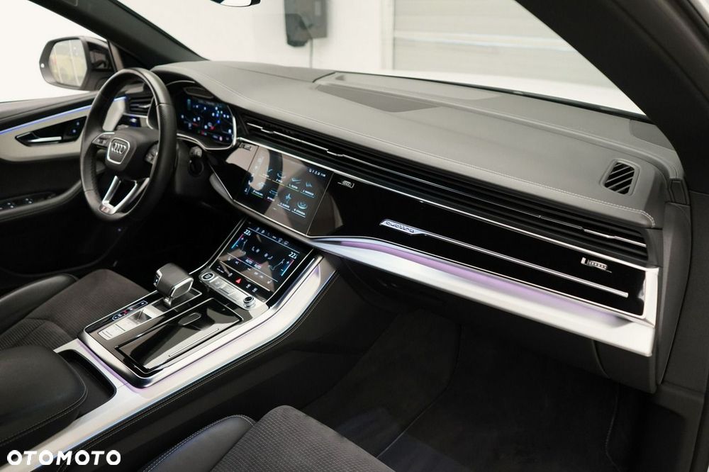 Audi Q8 - 18