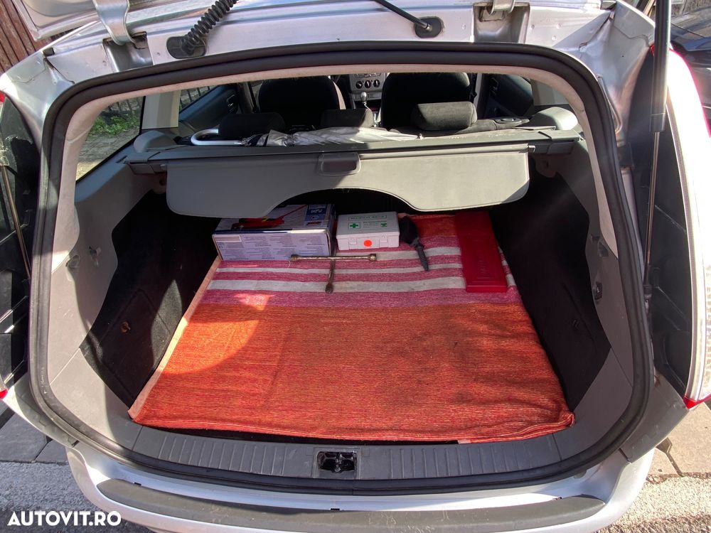 Ford Focus 1.6 TDCI 90 CP Trend - 6