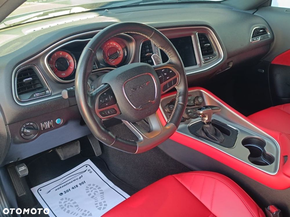 Dodge Challenger - 7