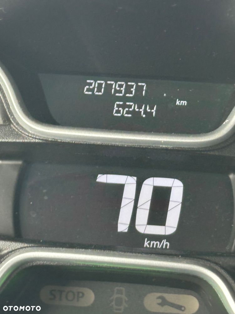 Renault Trafic Grand 1.6 dCi - 29