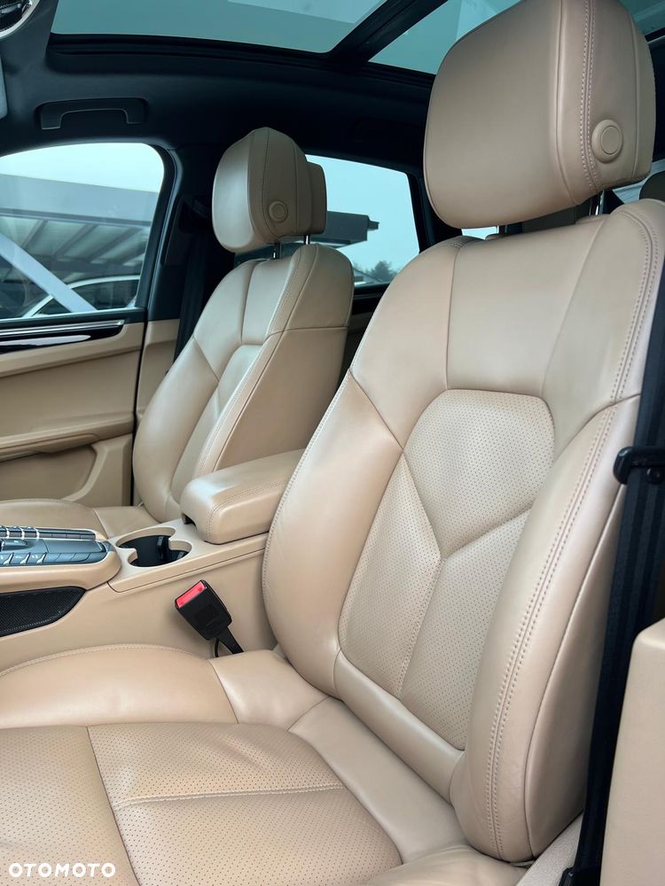 Porsche Macan - 12
